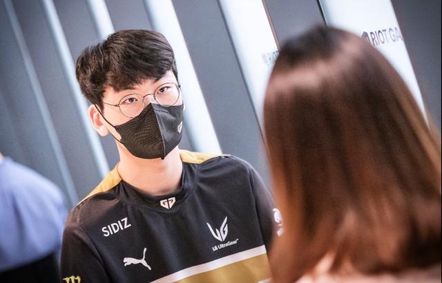 边路对抗 边路对抗