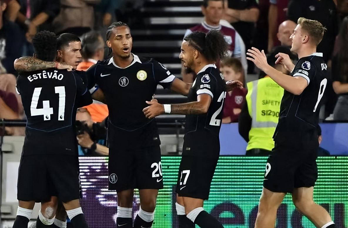 球权在中区 球权在中区